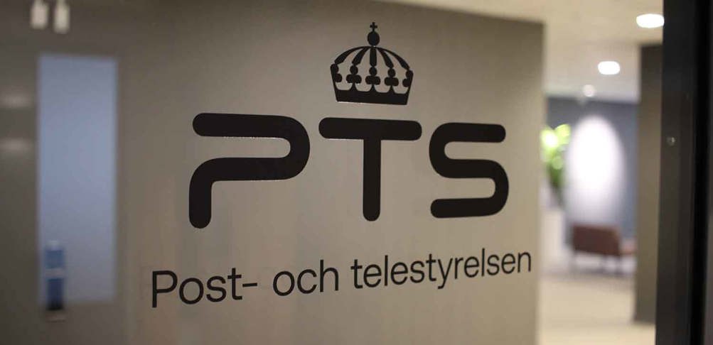 Bild på skylt med Post- och telestyrelsens logotyp.